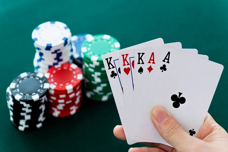Cách sử dụng combo hand trong poker