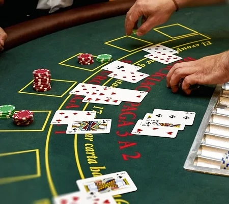 Combo hand là gì? Tính toán chính xác mọi ván bài poker